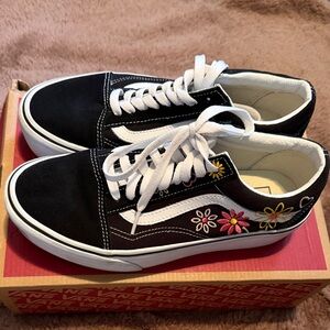 Vans Women's Black and White Floral Sneakers